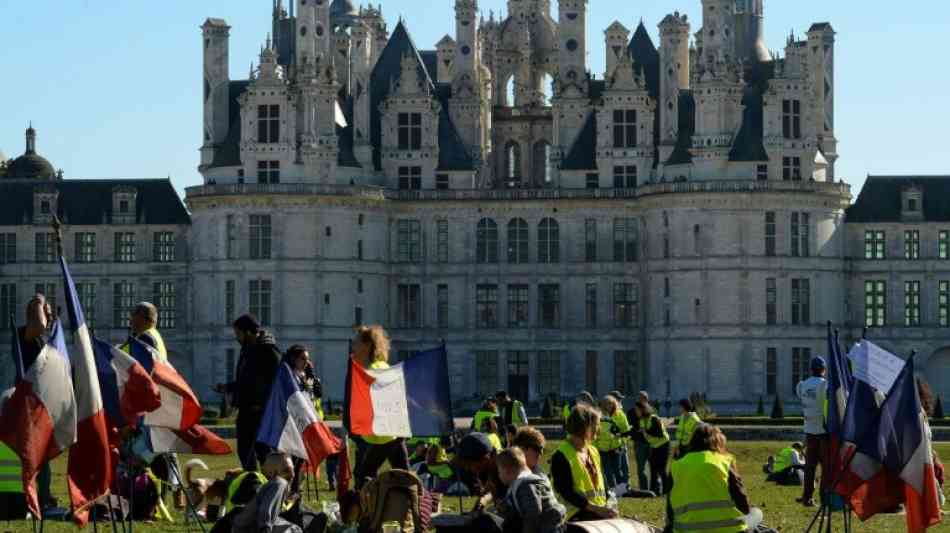 "Gelbwesten" protestieren den 15. Samstag in Folge in ganz Frankreich