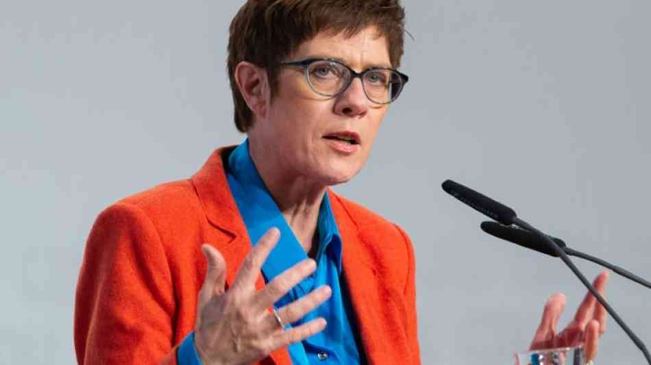 Kramp-Karrenbauer will bei Niederlage nicht Ministerin werden