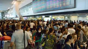 Fast 17.000 Passagiere wegen Taifuns am Flughafen in Tokio gestrandet