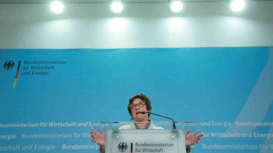 Wirtschaftsministerin Zypries stellt Herbstprognose der Bundesregierung vor