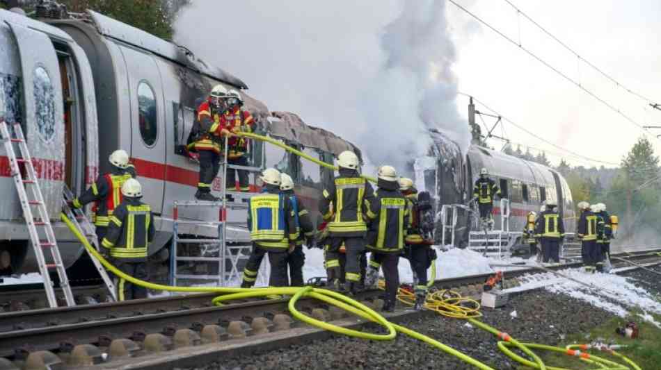 ICE gerät bei Fahrt zwischen Köln und Frankfurt am Main in Brand