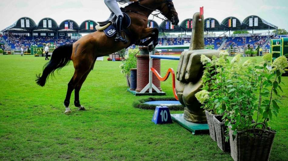 CHIO Aachen: Deußer gewinnt Preis von NRW