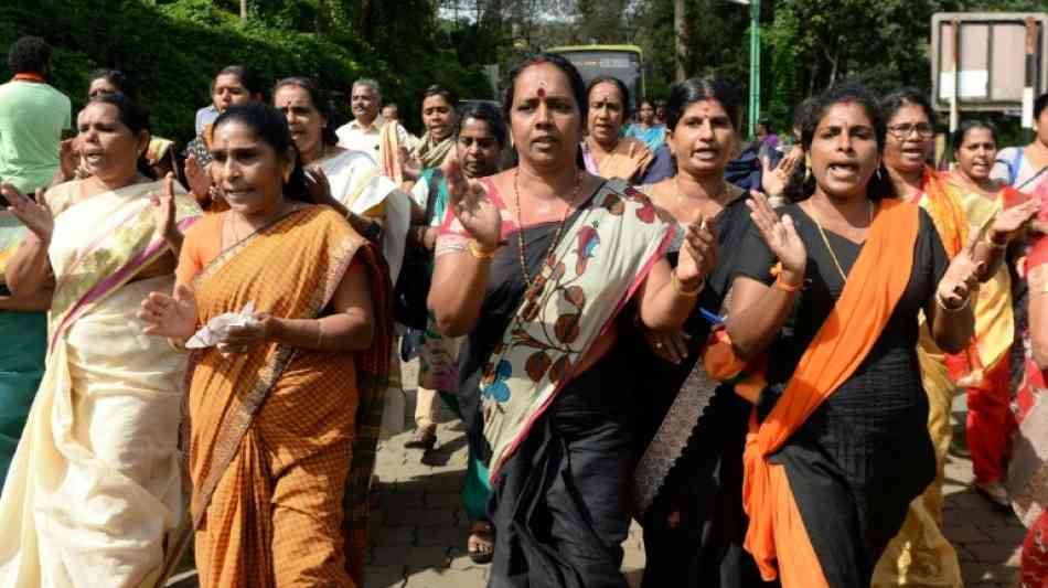 Hindu-Traditionalisten versperren erneut Frauen Zugang zu Tempel in Südindien