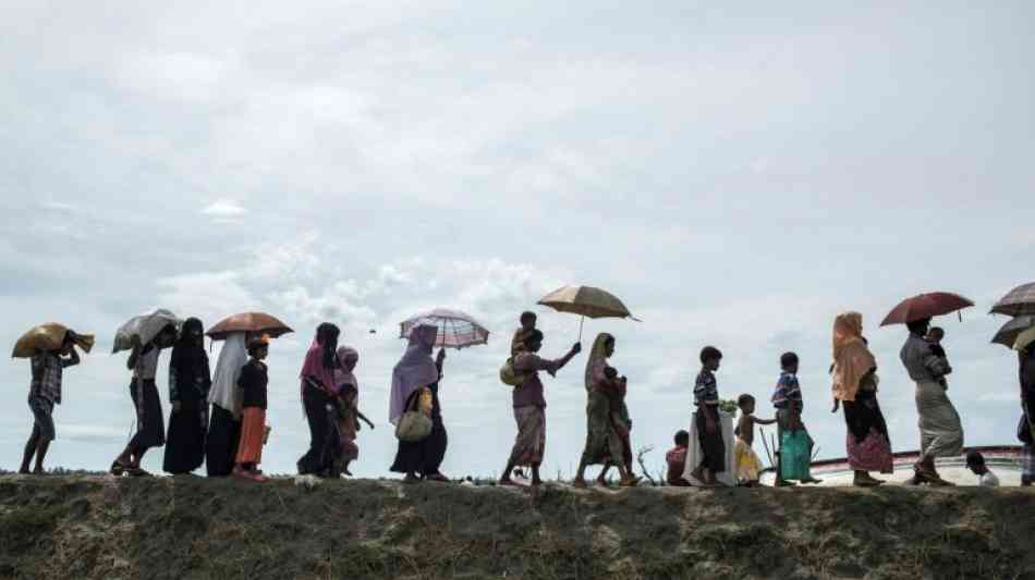 Militär in Myanmar wirft Rohingya-Rebellen Brandstiftung in eigenen Dörfern vor