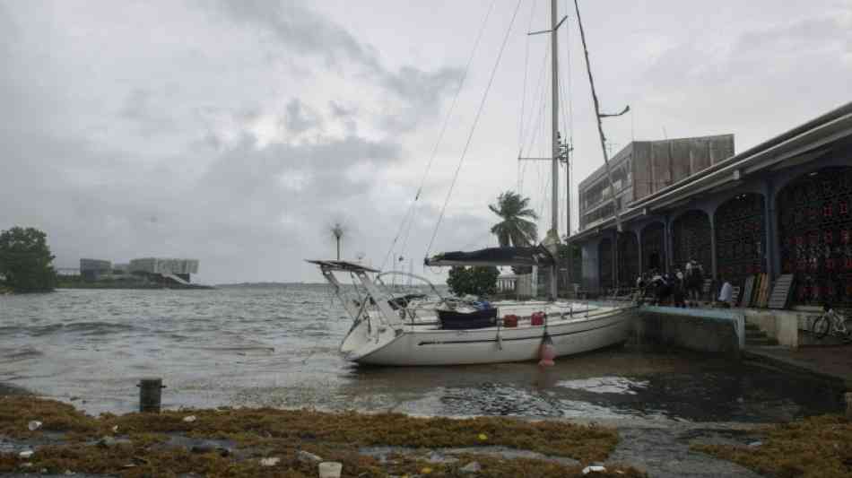 Tropensturm "Maria" bedroht französische Karibikinsel Guadeloupe