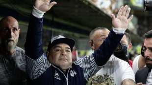 Diego Maradona leidet und bangt mit Italien