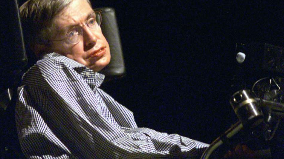 Hinterbliebene von Stephen Hawking stiften Beatmungsgerät von britischem Physiker