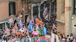 Tausende demonstrieren in Venedig gegen Kreuzfahrttourismus