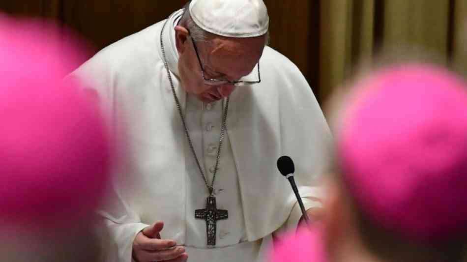 Papst fordert Kirche zu "konkreten Maßnahmen" gegen Kindesmissbrauch auf