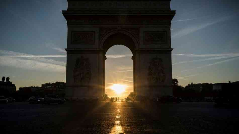 Frankreich - Paris: Retro-Bankraub am Triumphbogen endet mit Fiasko