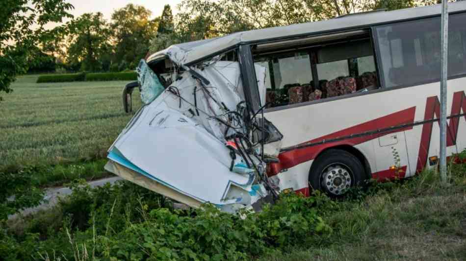 Reisebus mit Ferienkindern st