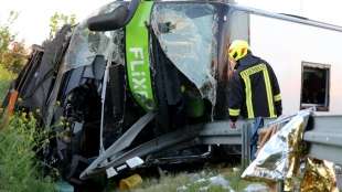 Nach Busunglück auf A9 ermittelt Staatsanwaltschaft wegen fahrlässiger Tötung