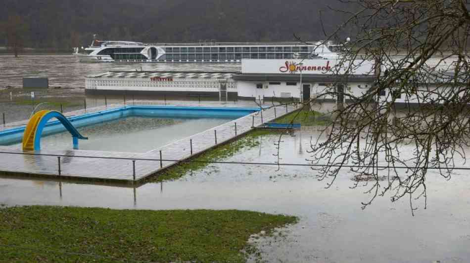 Schifffahrt auf dem Oberrhein wegen Hochwassers eingestellt