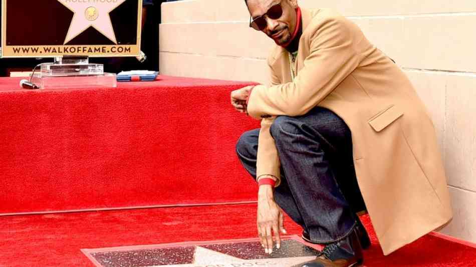 Rapper Snoop Dogg bekommt Stern auf Hollywood Walk of Fame