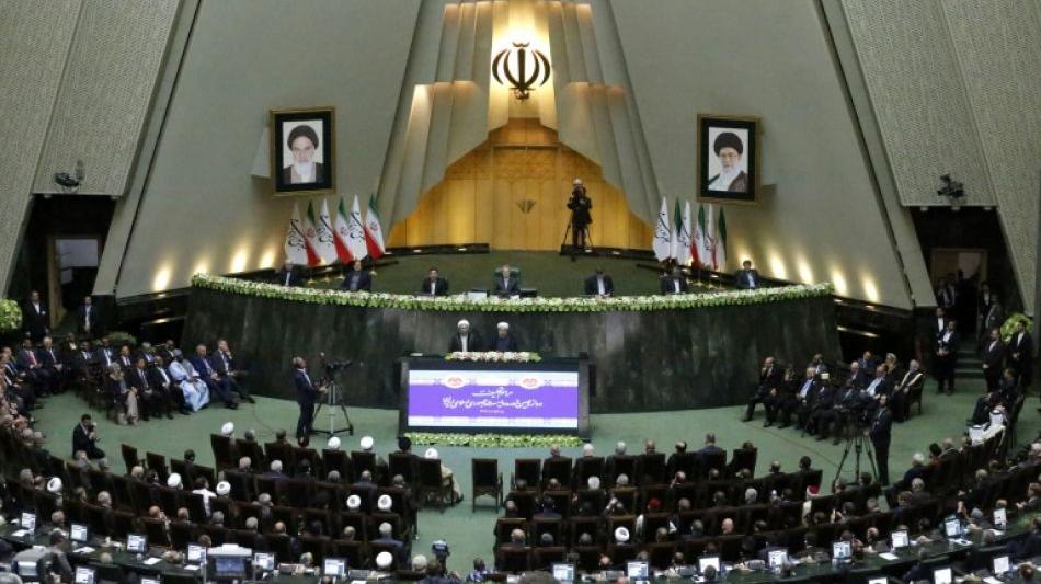 Iranisches Parlament stimmt höheren Ausgaben für das Raketenprogramm zu