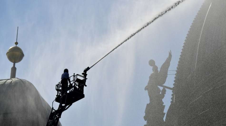 Berliner Feuerwehr probt Ernstfall am Berliner Dom 