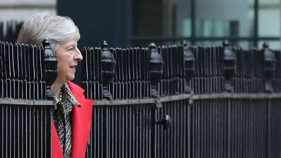 May verschafft sich Atempause im Streit um Brexit-Deal