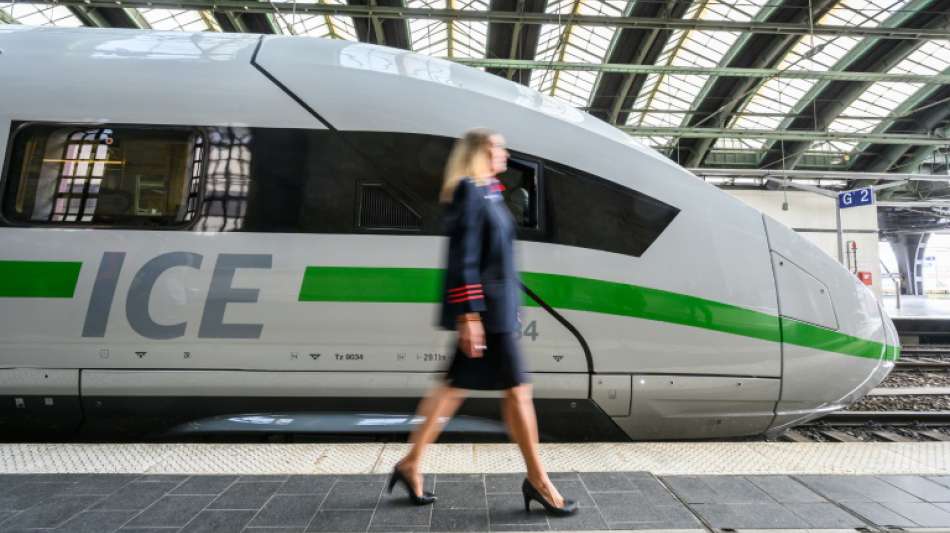 Aus Rot wird Grün: Bahn stellt neues Außendesign für ICE-Flotte vor