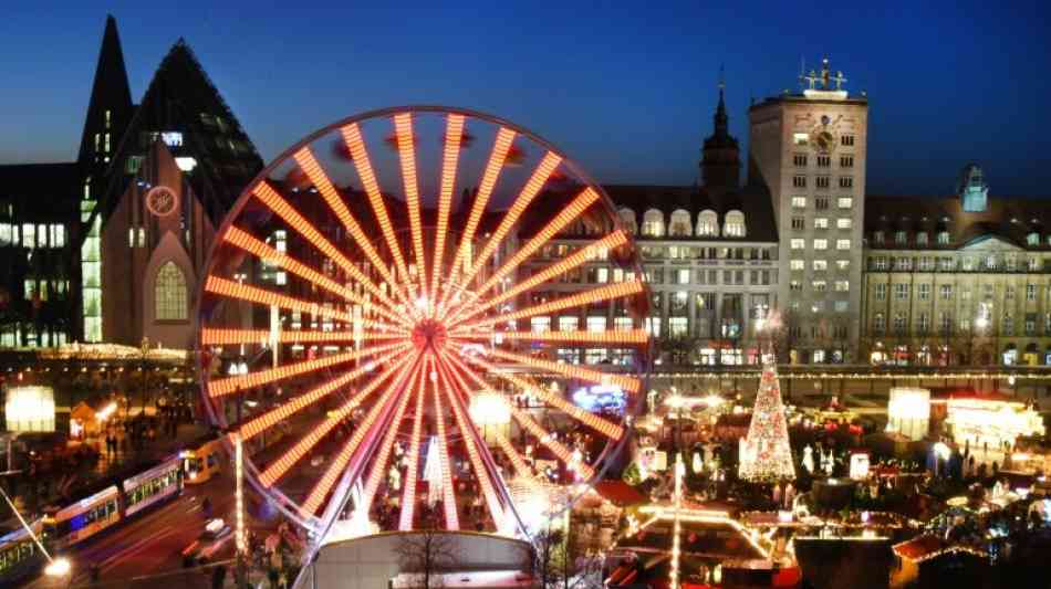 Weihnachtsmarktbesucher greift zu Pfefferspray im Zwist um letzten Baumstriezel