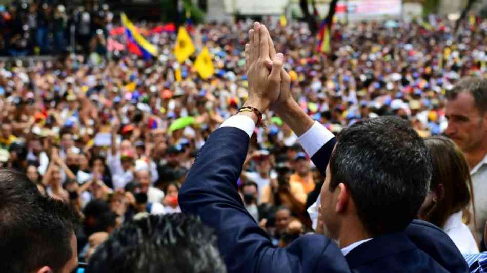 Venezuelas Oppositionschef Guaidó in Caracas gelandet