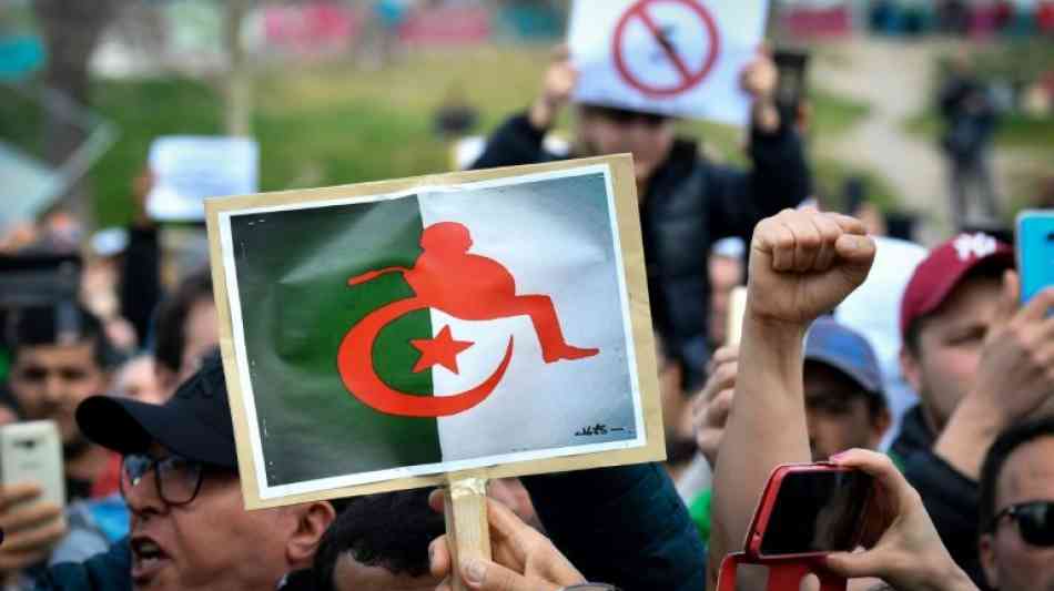 Bouteflika tritt trotz massiver Proteste bei Präsidentenwahl in Algerien an