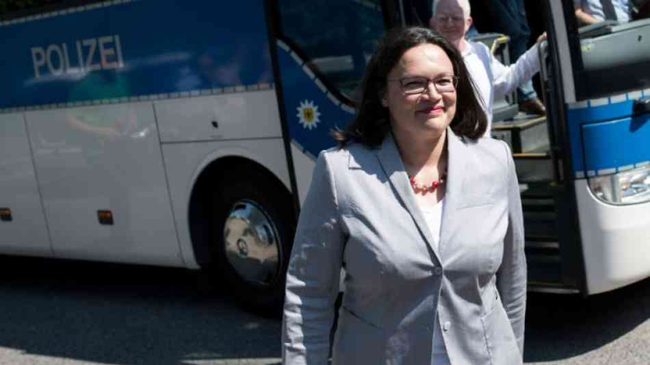 SPD-Chefin Nahles wirft CSU bei Besuch in Bayern diffamierende Fl