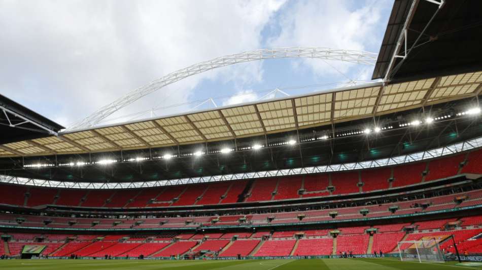 Wembley-Stadion leuchtet in Italiens Landesfarben