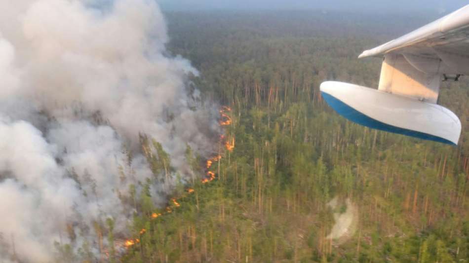 Militär hilft bei Bekämpfung der Waldbrände in Sibirien