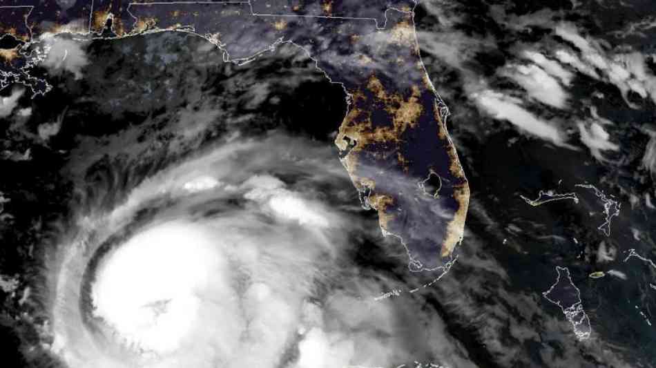 US-NHC-Center: Florida wappnet sich für gefährlichen Hurrikan "Michael" 