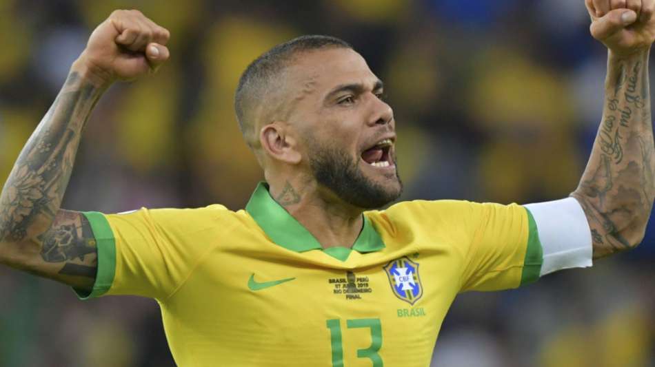 Nach 17 Jahren Europa: Selecao-Kapitän Dani Alves kehrt nach Brasilien zurück