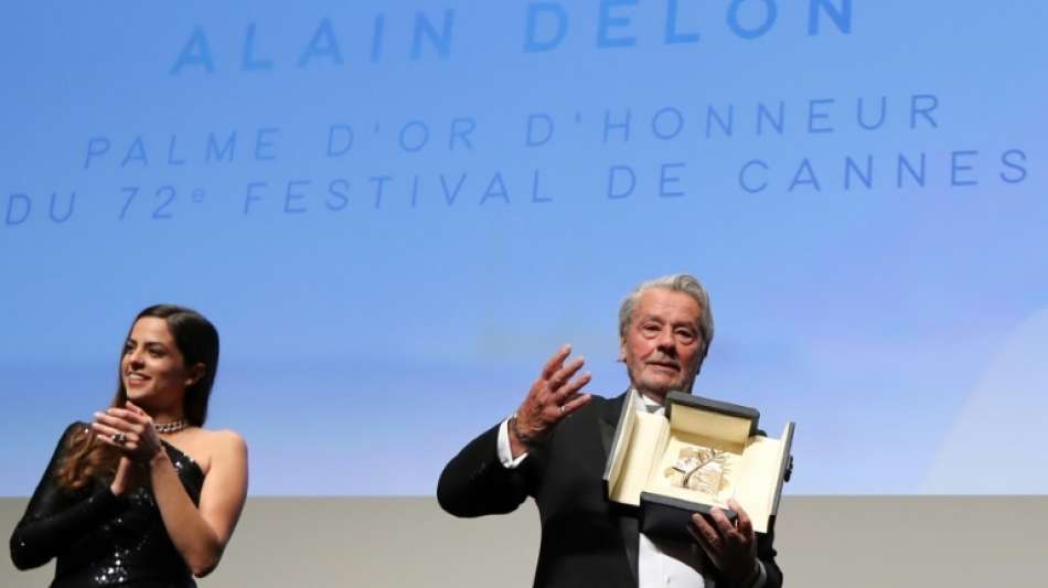 Alain Delon in Cannes mit Goldener Ehren-Palme geehrt