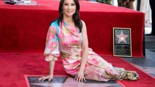 Lucy Liu mit Stern auf dem Hollywood Walk of Fame geehrt 