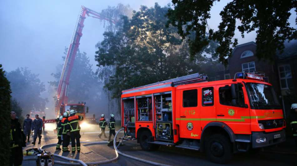 Großbrand in Altenwohnheim in Hamburg