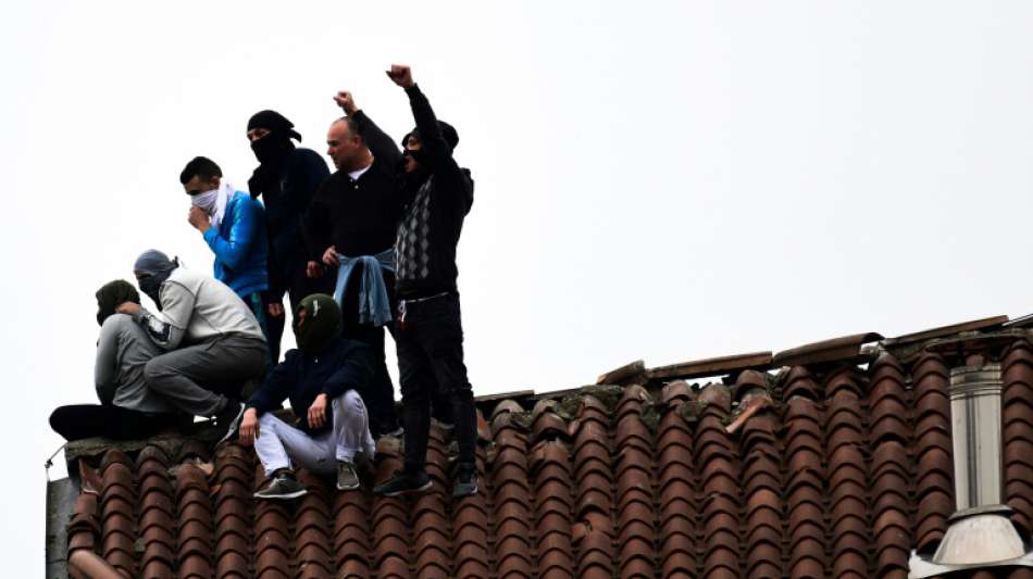 Italiens Polizei fahndet nach Coronavirus-Protesten nach flüchtigen Gefangenen