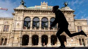 Immer mehr Länder schließen ihre Grenzen und Schulen