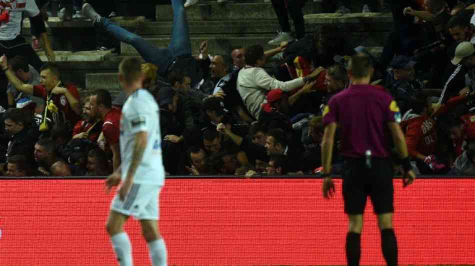 Fußball: 29 Verletzte bei Tribünenunglück in Stadion in Frankreich