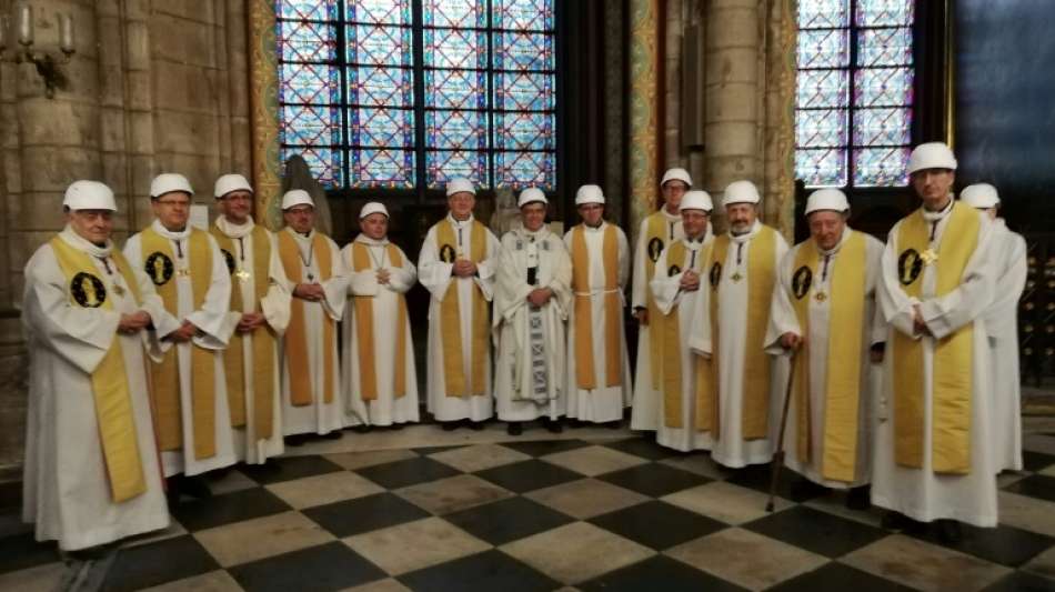 Erste Messe nach Brand in Pariser Kathedrale Notre-Dame