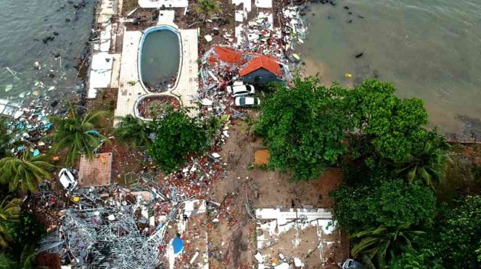 Tsunami: Hunderte bei Tsunami in Indonesien getötet