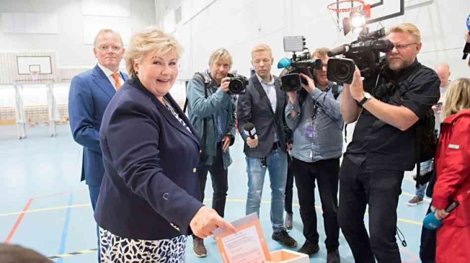 Bei Parlamentswahl in Norwegen zeichnet sich Kopf-an-Kopf-Rennen ab