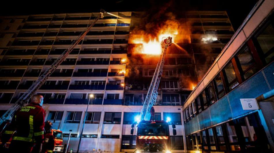 Eine Tote und mehrere Verletzte bei Feuer in Krankenhausanbau in Paris