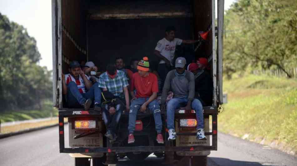 Mindestens 25 Tote bei Lastwagenunglück mit Migranten in Mexiko