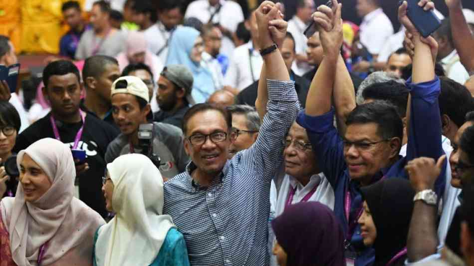 Malaysias langjähriger Oppostionsführer Anwar erringt Parlamentssitz