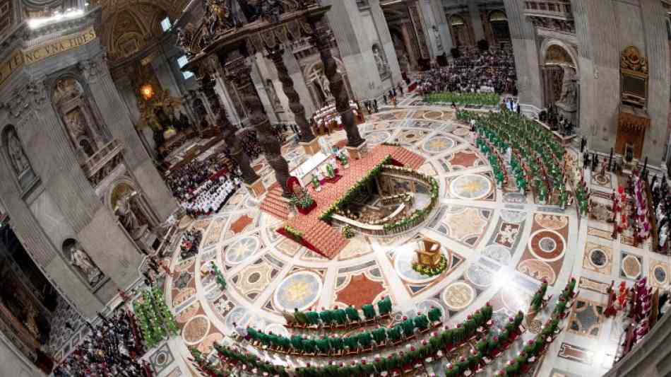 Vatikan: Papst Franziskus feiert traditionelle Christmette