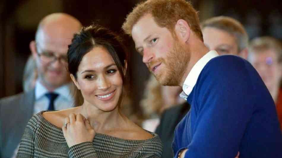 Prinz Harry und Meghan zeigen sich nach der Trauung in einer Kutsche