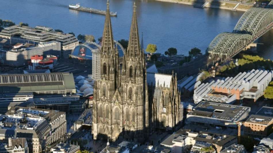 Kathedralkirchen in Deutschland läuten Glocken in Gedenken an Notre-Dame in Paris