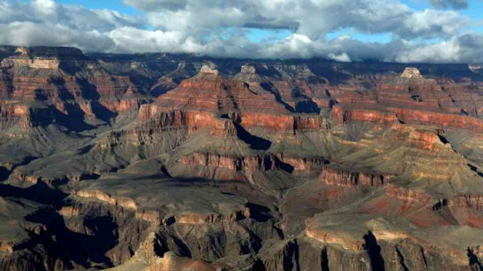 Drei Briten bei Absturz von Touristen-Hubschrauber im Grand Canyon gestorben