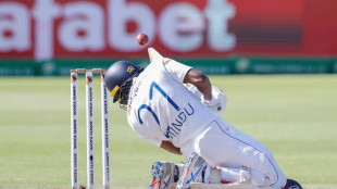 Sri Lanka battle hard to stay in second Test against South Africa