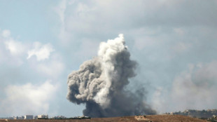 Israel ataca alvos do Hezbollah no Líbano após bombardeios que mataram quase 500