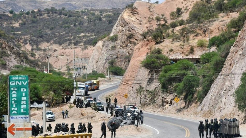 Campesinos bloquean vías en Bolivia ante probable arresto de Evo Morales