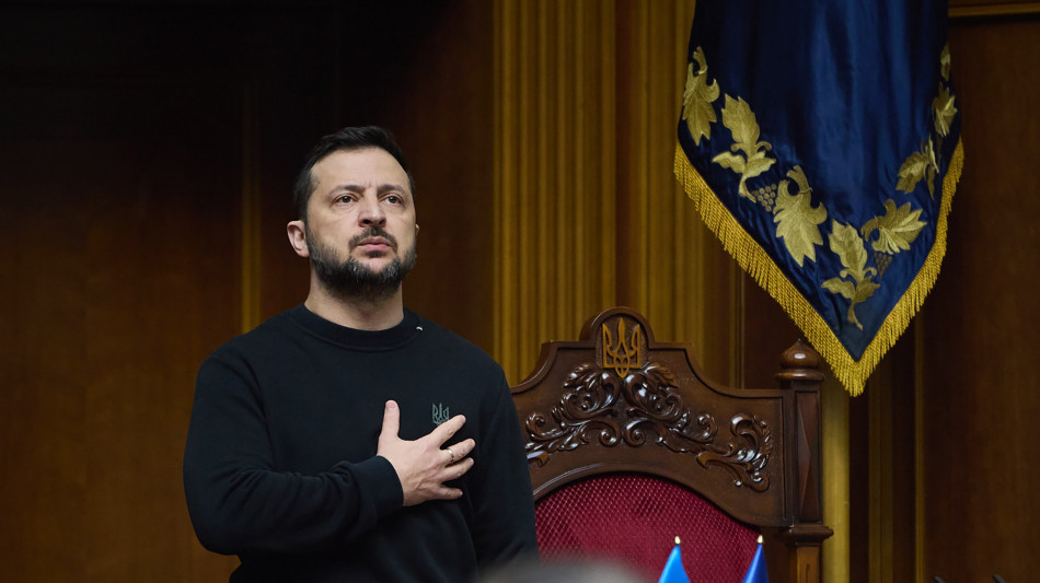  Zelensky, l'Ucraina ha capacità a lungo raggio e le userà 